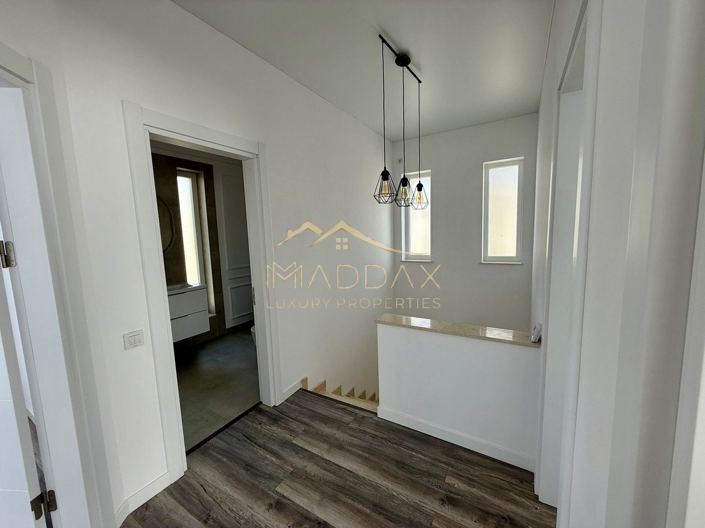 Vila individuala P+1 ***4 camere***curte proprie 380 mp//CORBEANCA - Poză 9