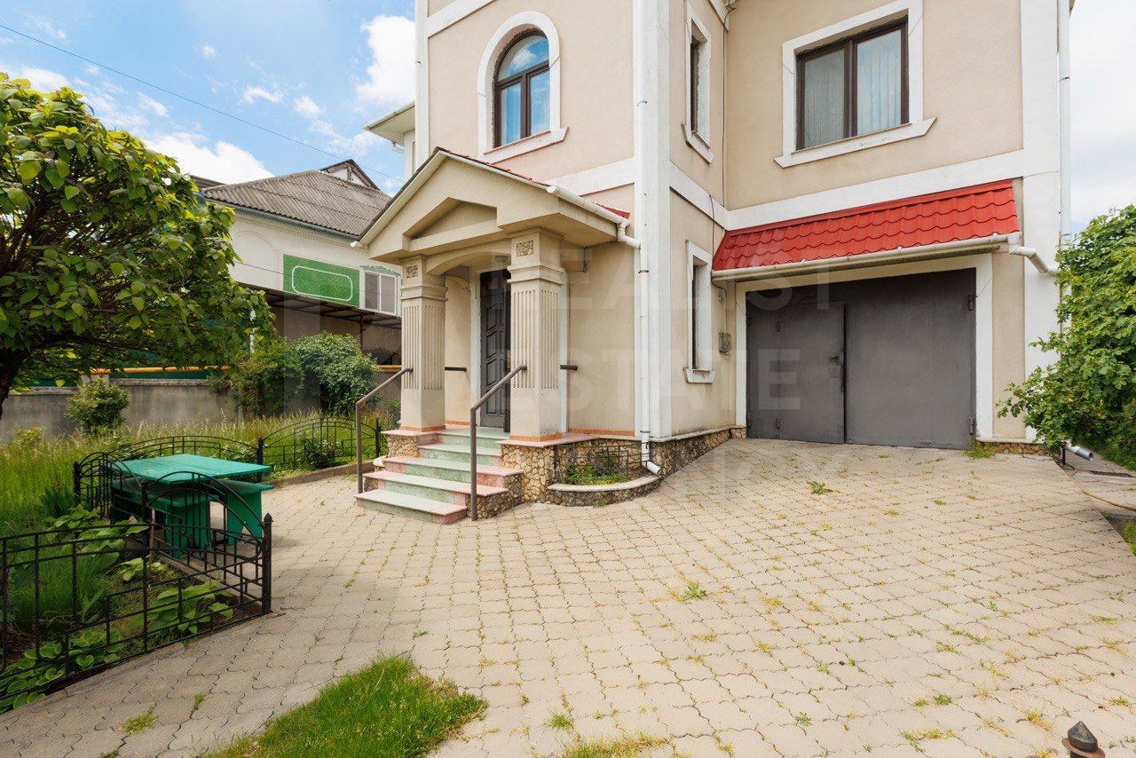 Vânzare, casă 3 nivele , str. Sihastrului, Codru - Poză 2