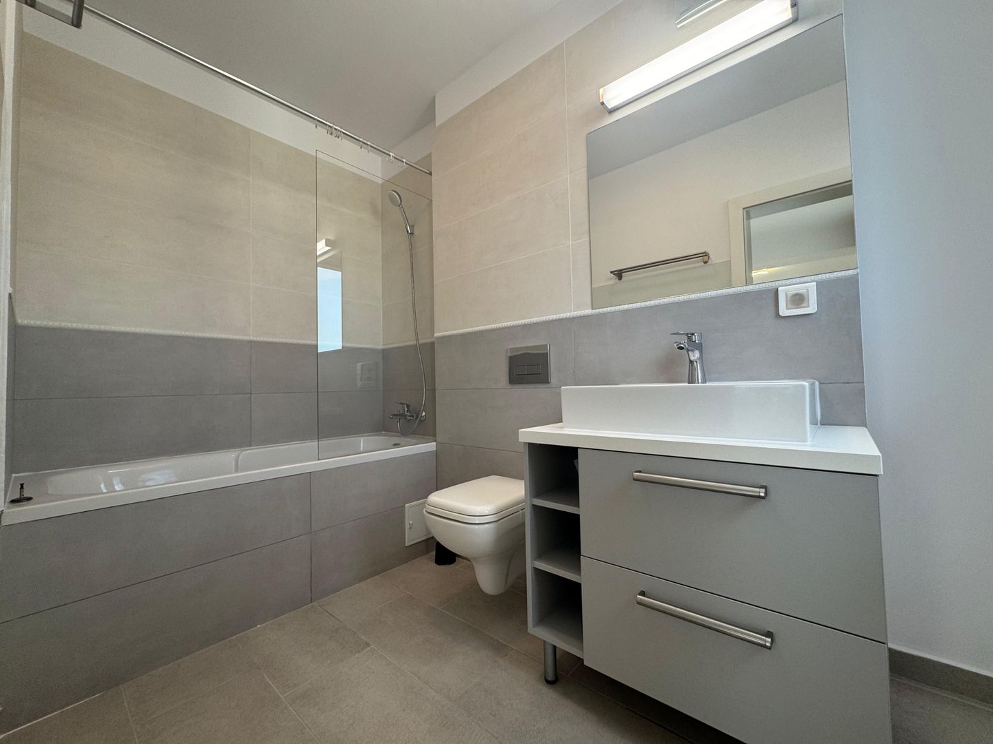Apartament 3 camere, parcare subterana - Poză 14