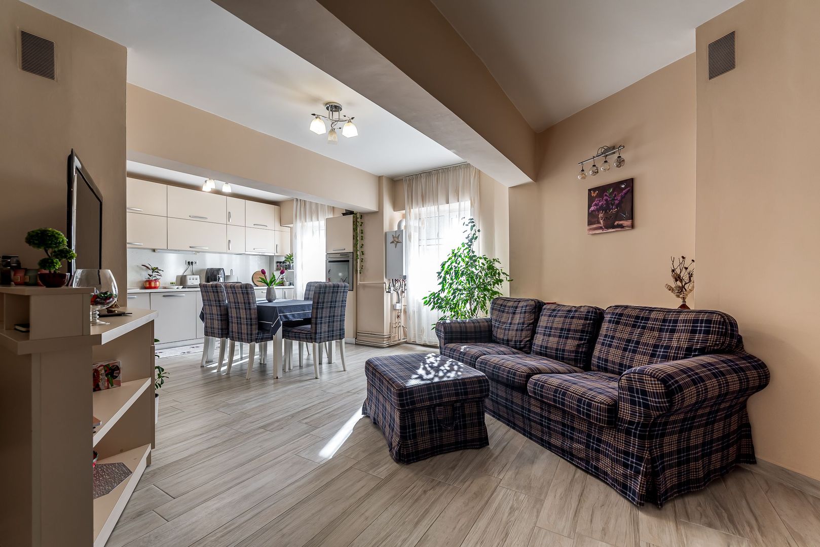 Apartament decomandat 4 camere - str. Condurasilor - COMISION 0 - Poză 3