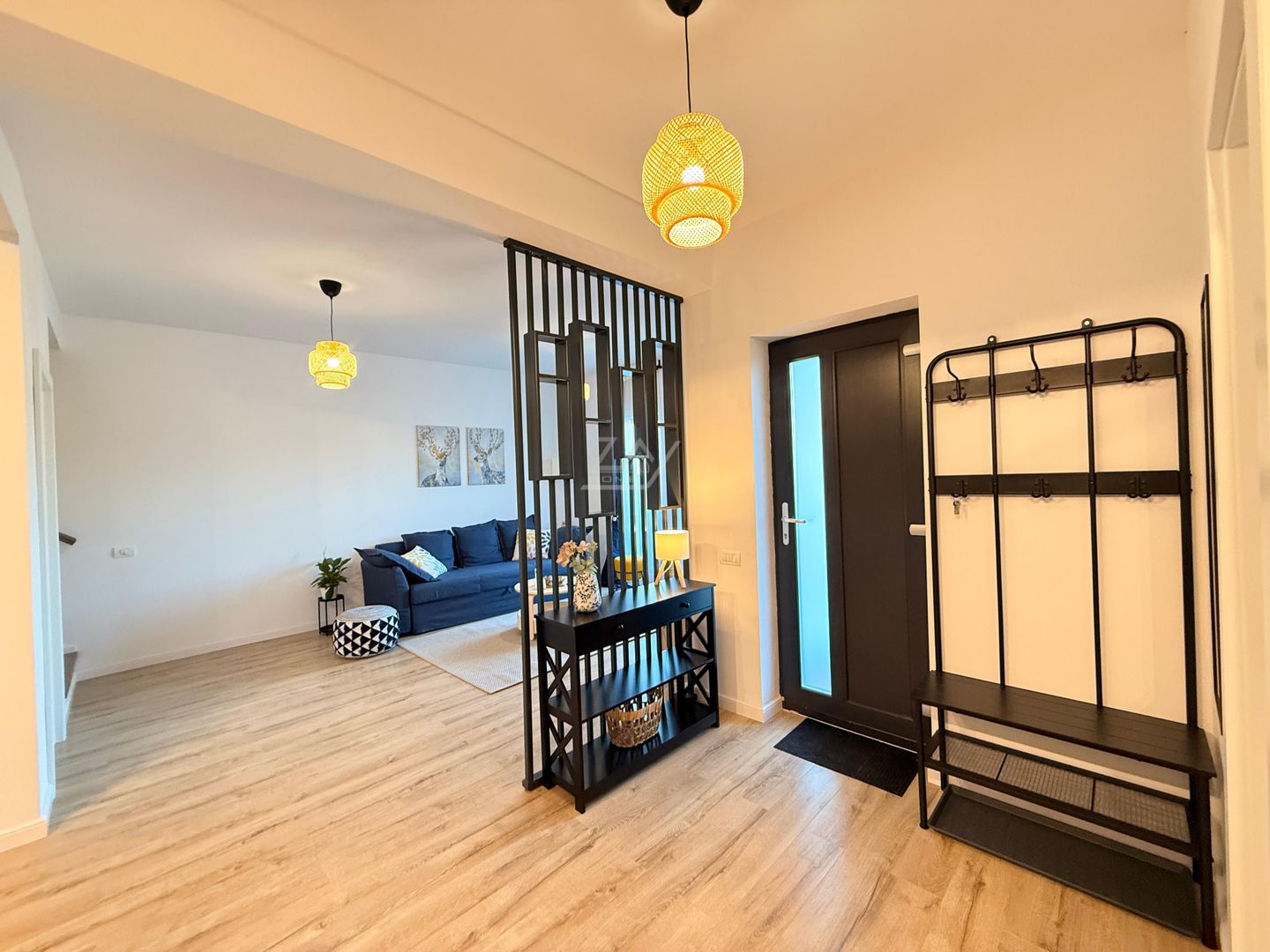 PRIMA INCHIRIERE. Casa moderna si cocheta. Curte amenajata. Loc de parcare. - Poză 5