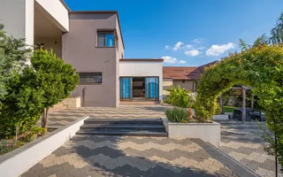 Vilă 342 mp cu piscină și 800 mp teren / 4 dormitoare / Pleașa - Poză 51