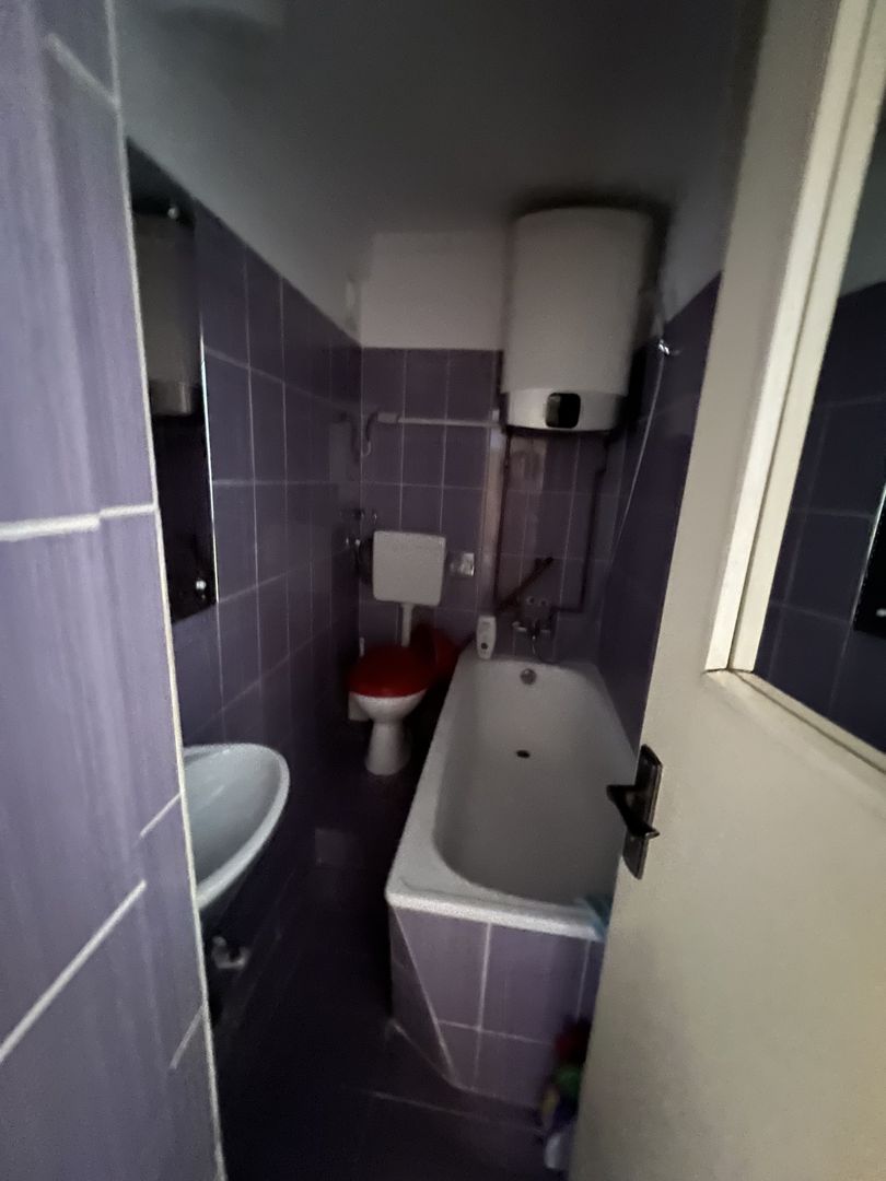 inchiriez apartament 2 camere.,zona Bulevardul Revolutiei,et.1,dec - Poză 5
