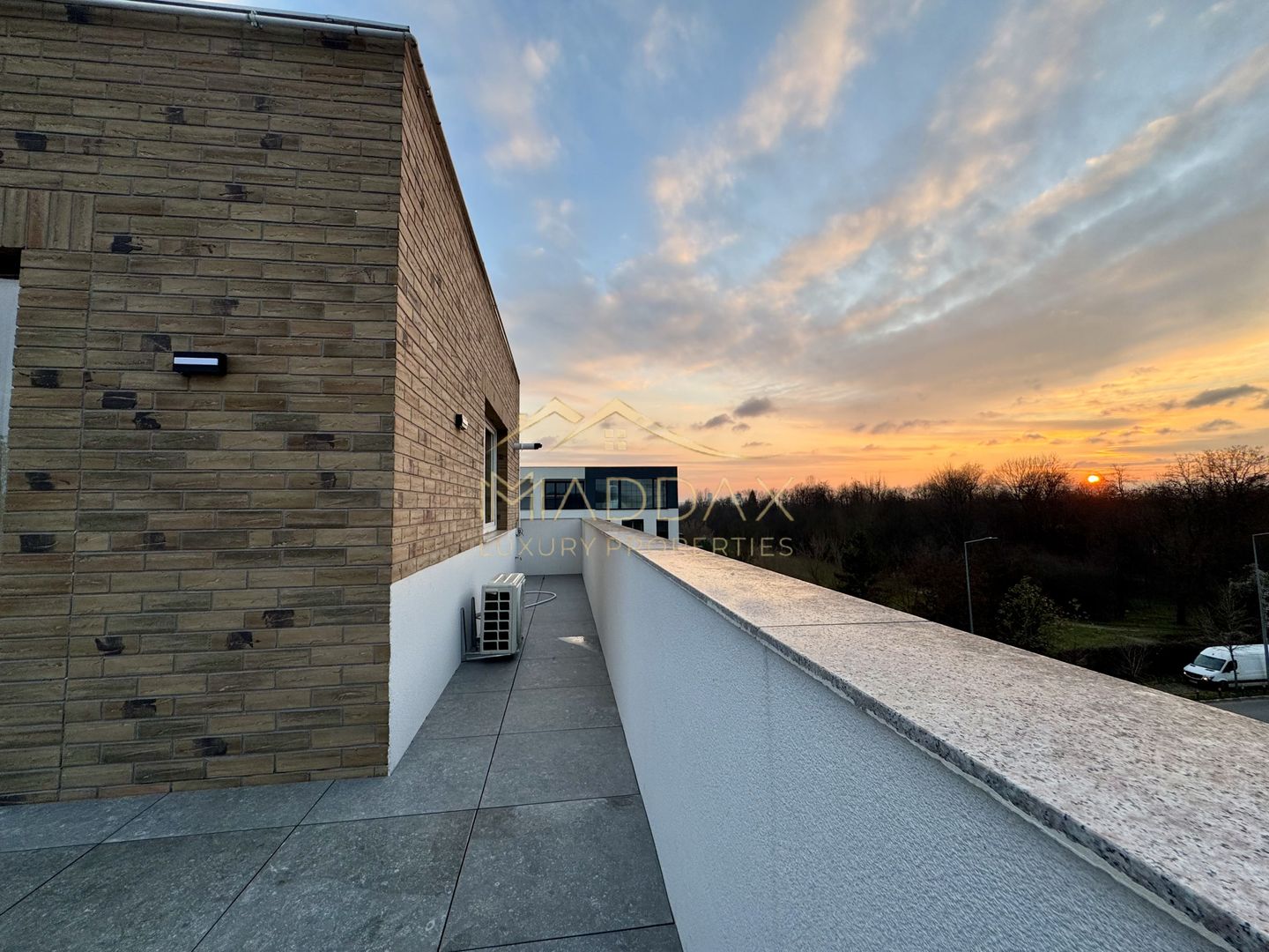 Duplex cu 4 Camere *211mp* / 2 parking / Erou Iancu Nicolae - Poză 12