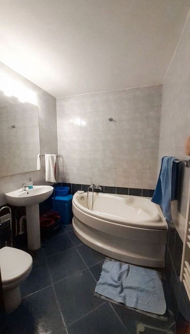 Închiriez Apartament cu 🏡 2 camere, Calea Moșilor, zonă centrală - Poză 8