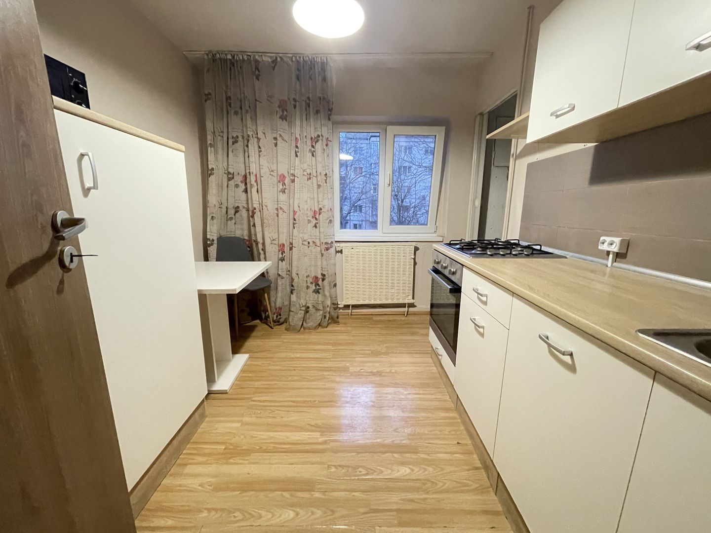 Apartament 2 camere,etajul 1,doua balcoane -zona Bucovina - Poză 3