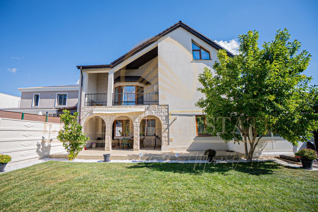 Ovidiu Sud - Zona premium - Vila impozanta, curte mare, garaj, terasa! - Poză 3