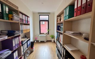 VILA DEOSEBITĂ LA VÂNZARE ÎN ZONA CENTRALĂ APROAPE DE CALEA PLEVNEI - Poză 16