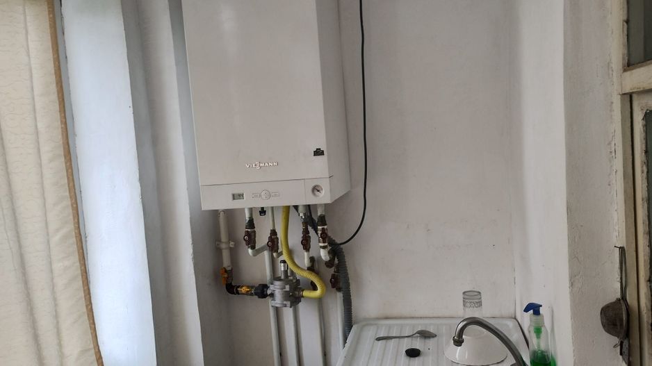 vand apartament 2 camere, dec zona Splai Mihai Viteazul, incalzire pe - Poză 2