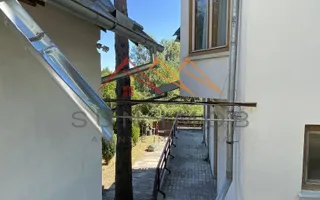 Vila de vanzare, teren 3100 mp, 7 camere, 6 grupuri sanitare, 3 CT, an 1997 - Poză 60