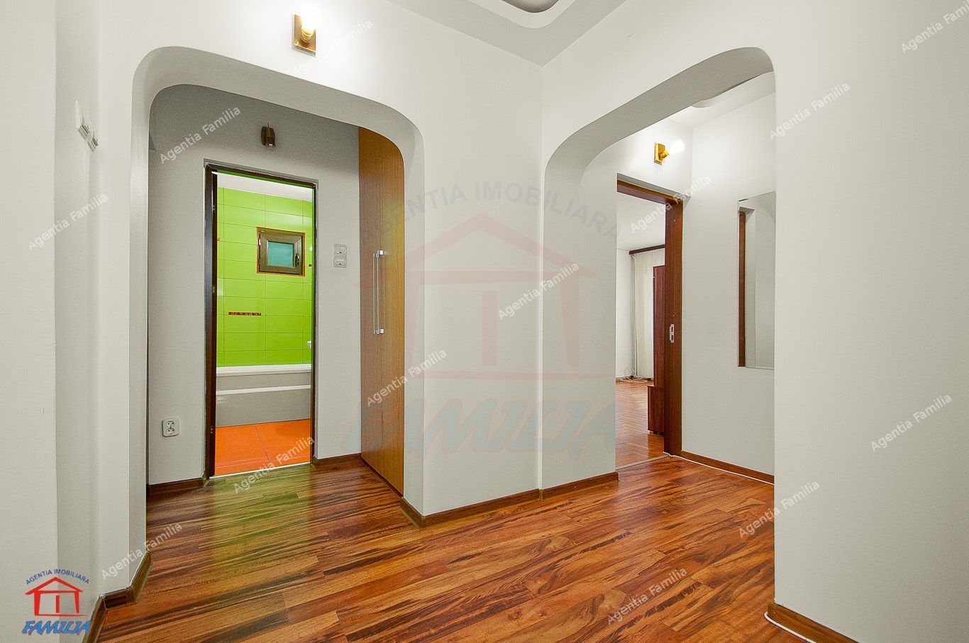 Vanzare apartament cu 2 camere, centru( Egreta, bloc din 90''), parter - Poză 10