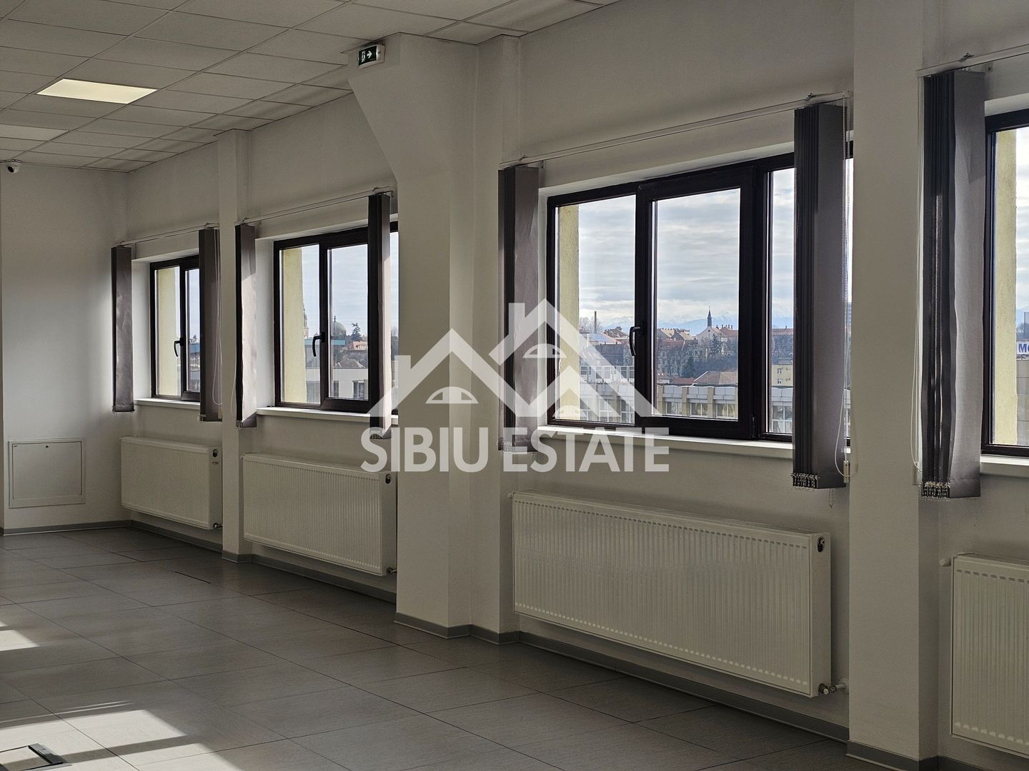 Spatiu de birouri de inchriat locatie centrala si vizibilitate buna - Poză 27