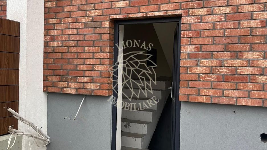 Doua case in Duplex 4 camere 183 mp-teren 295 mp-Dezmir Jud. Cluj - Poză 3