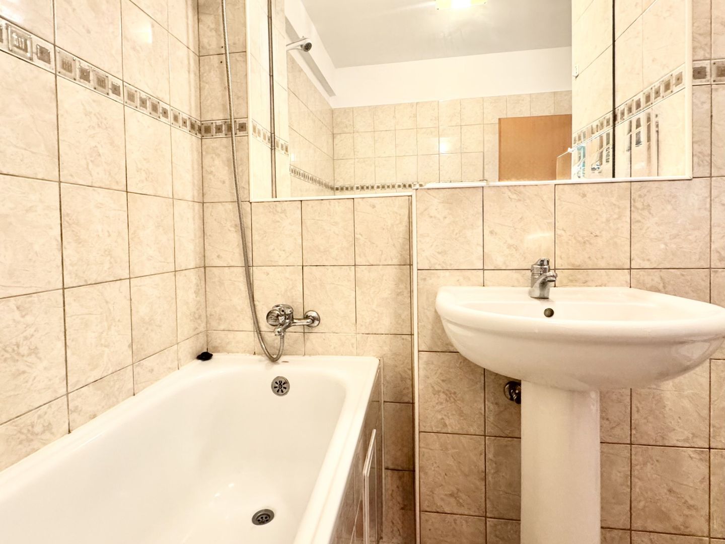 Apartament 3 camere în ansamblu cu curte și loc de joacă – Lipovei - Poză 12