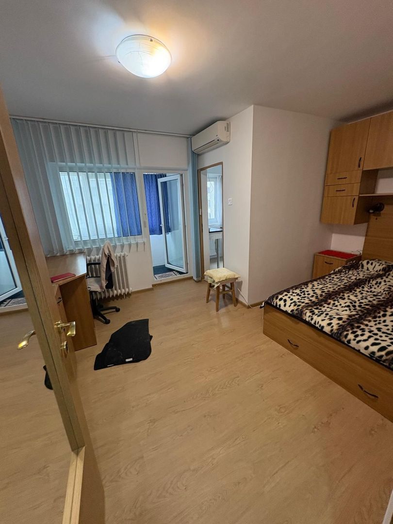 Vanzare Garsoniera zona Giulesti - Poză 1