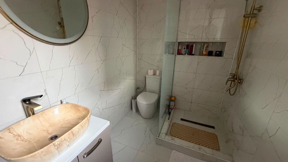 CASA INSIRUITA  - PISCINA, TOATE UTILITATILE, MOBILATA, COMISION 0% - Poză 13