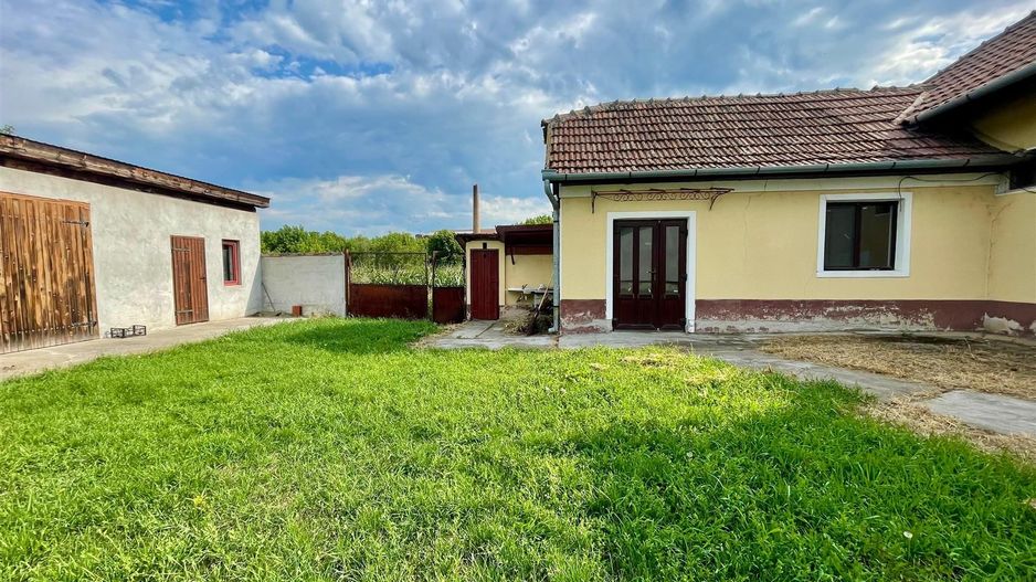 Casa cu teren de 1233 mp la 25 km de Oradea - Poză 9