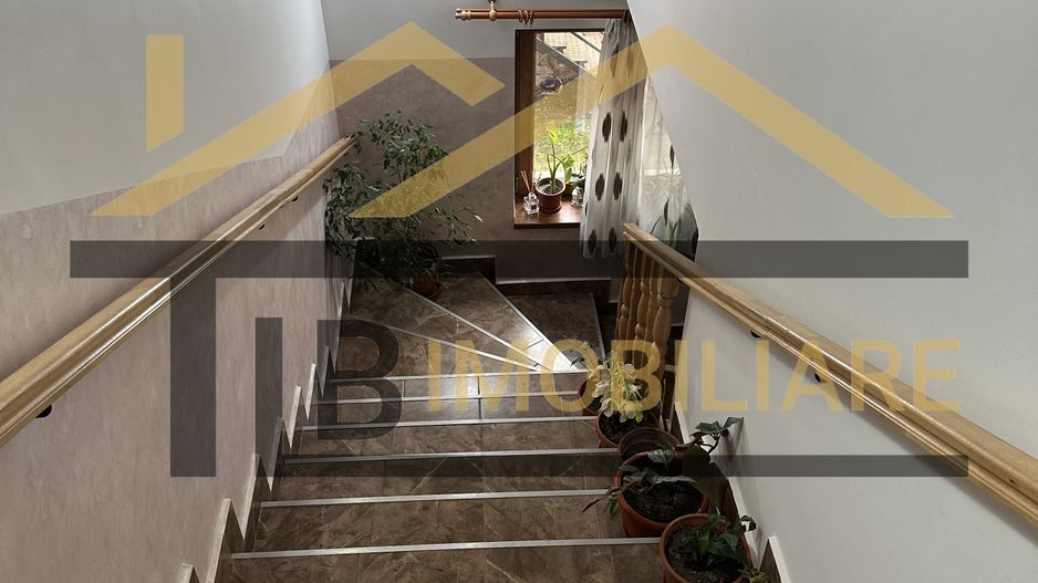 Vila cu 8 camere de vanzare, teren 1580mp, Zona Praid - Poză 21