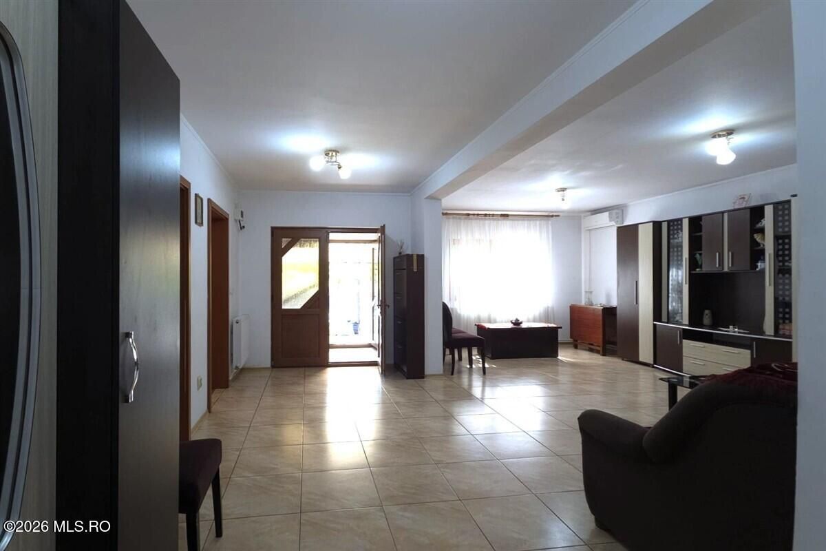 Castelu - Str. Florilor, casa din 2012, teren 737 mp si 106 mp utili - Poză 17