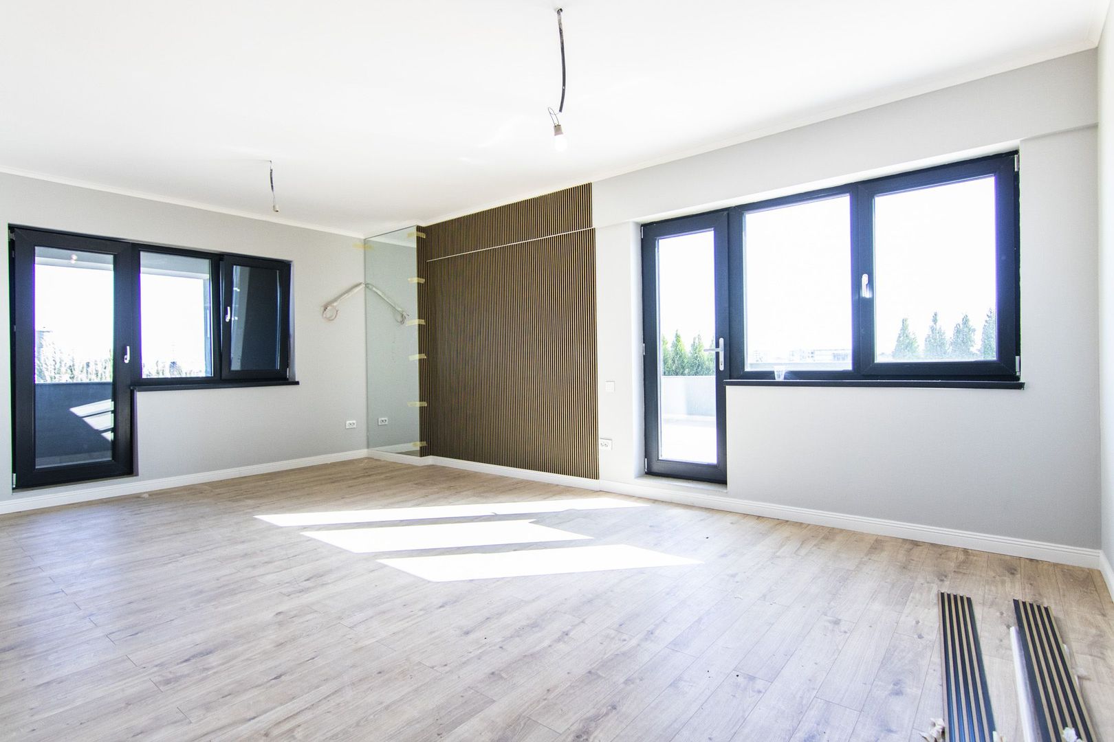 Loc de parcare GRATUIT pentru apartamentele de 3 camere, doar in luna SEPTEMBRIE - Poză 1