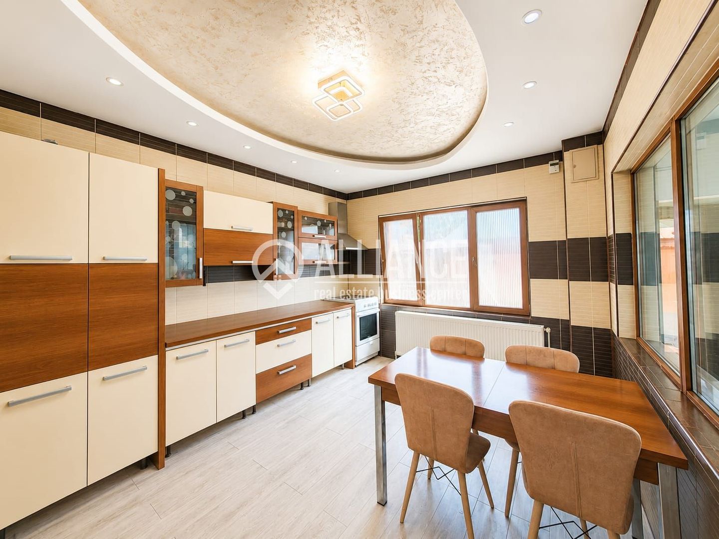 VALU LUI TRAIAN -Casa 6 Camere P+1+M 201 mp utili - Poză 4