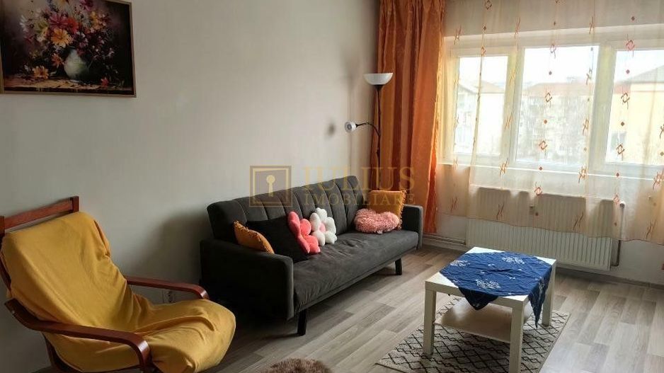 3 camere, decomandat, centrala proprie - Poză 1