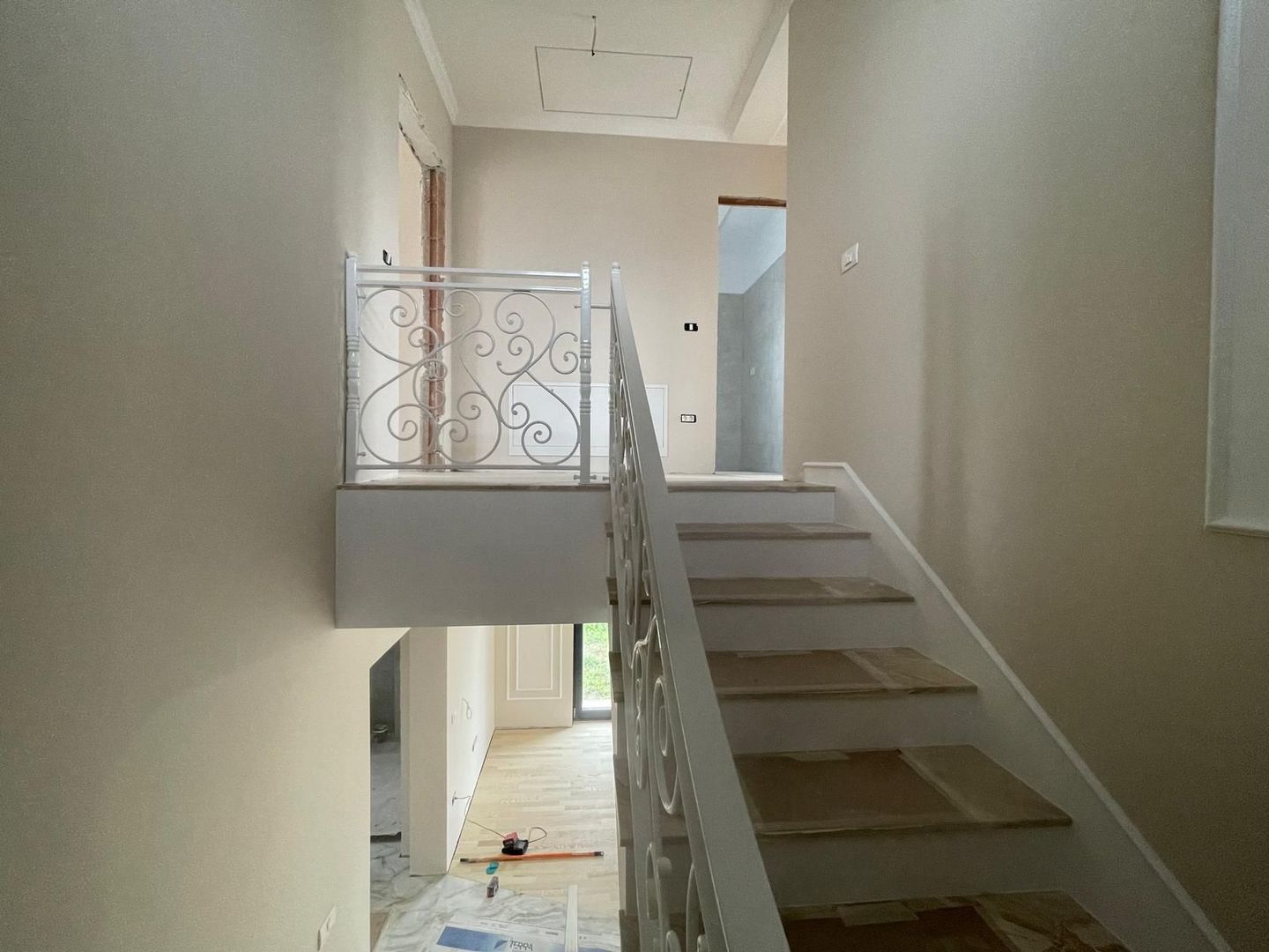 Duplex-4 dormitoare- despartit prin garaj -SUPER POZITIE - Poză 11