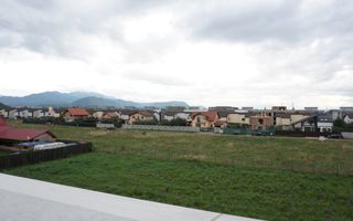 Apartament pe 3 niveluri, terasa, curte si 2 locuri parcare - Poză 10