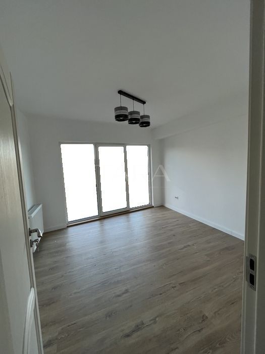 Apartament Spațios cu 3 Dormitoare și Terasă în Zona Dâmbul Rotund - Poză 4