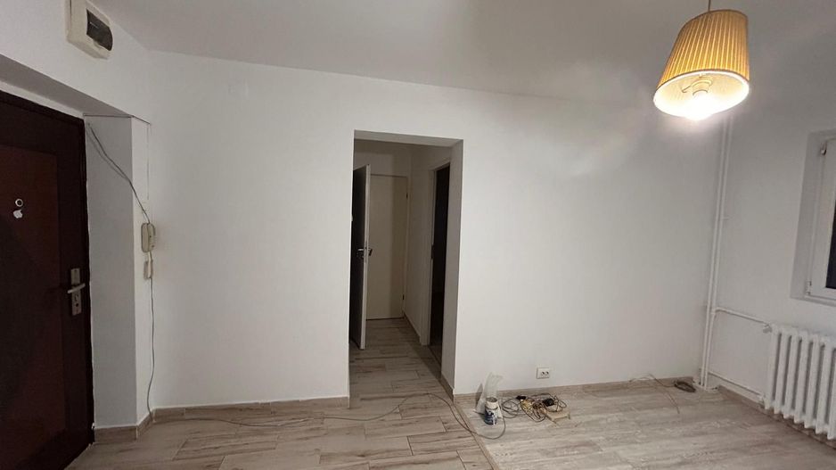 Apartament 2 camere, renovat, instalatii noi, parcare - Poză 7