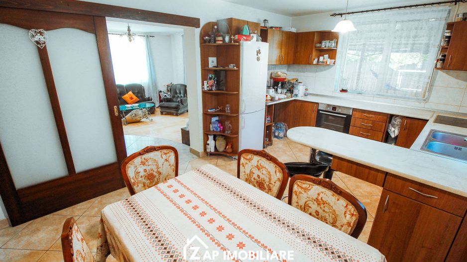 Unirii - Casa 170 mp - 5 camere - 900 mp teren - garaj - Poză 8