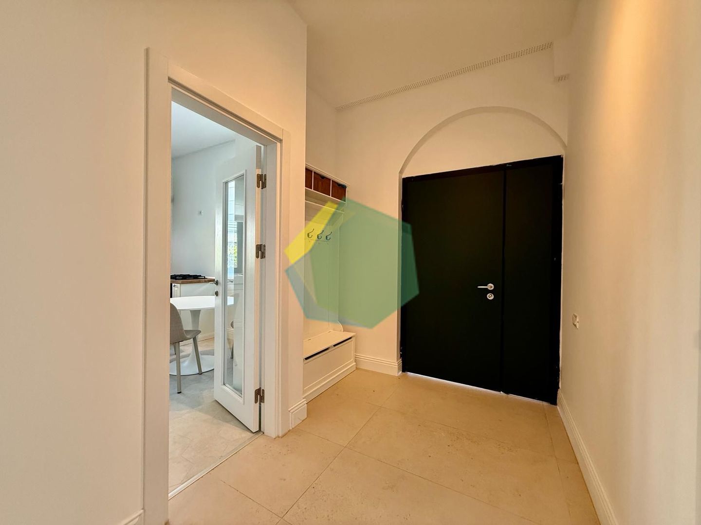 Vilă Premium în Corbeanca | Terasă Spațioasă & Curte Amenajată - Poză 15