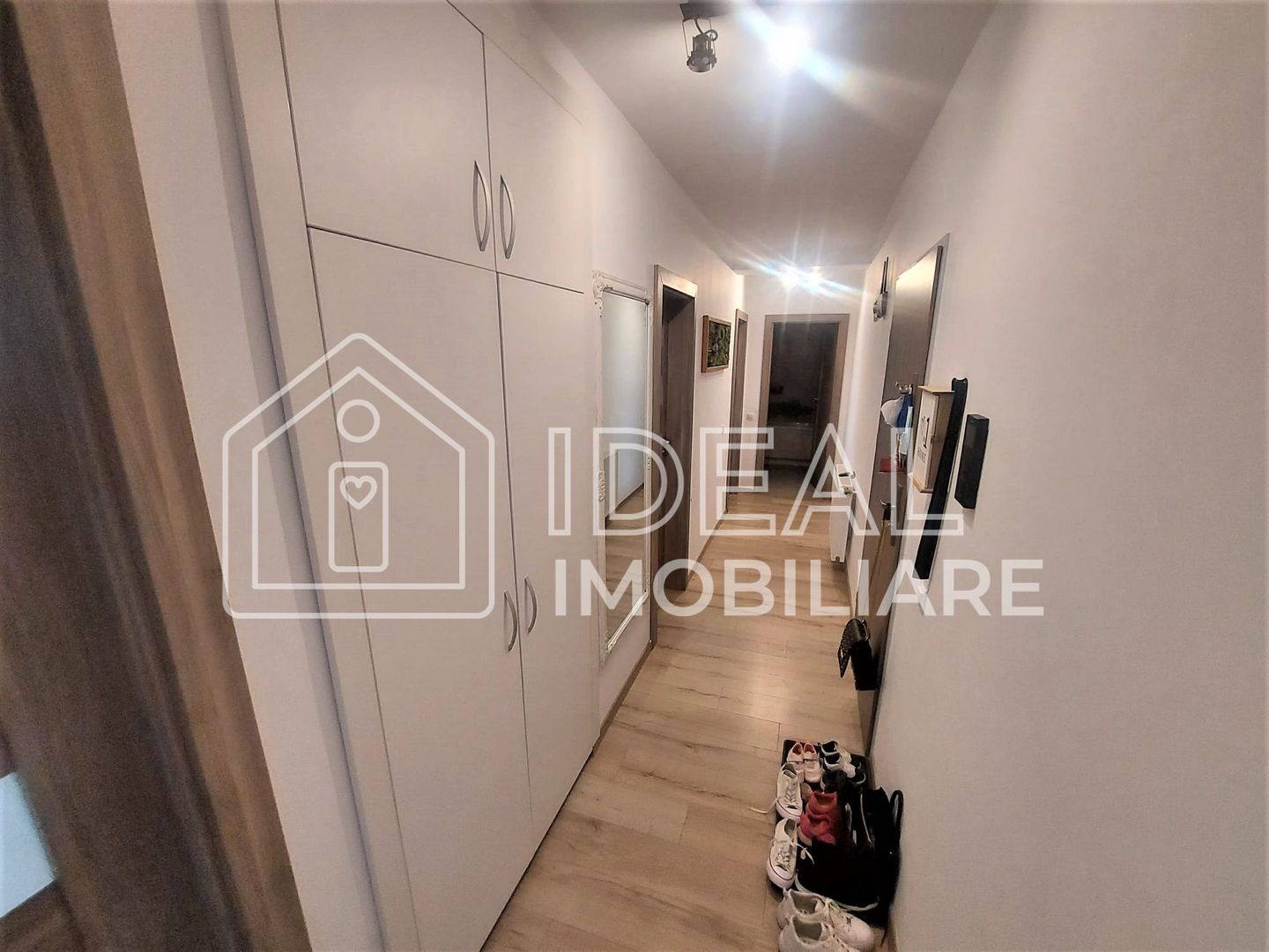 Apartament cu 4 camere in Selimbar, zona Pictor Brana - Poză 8