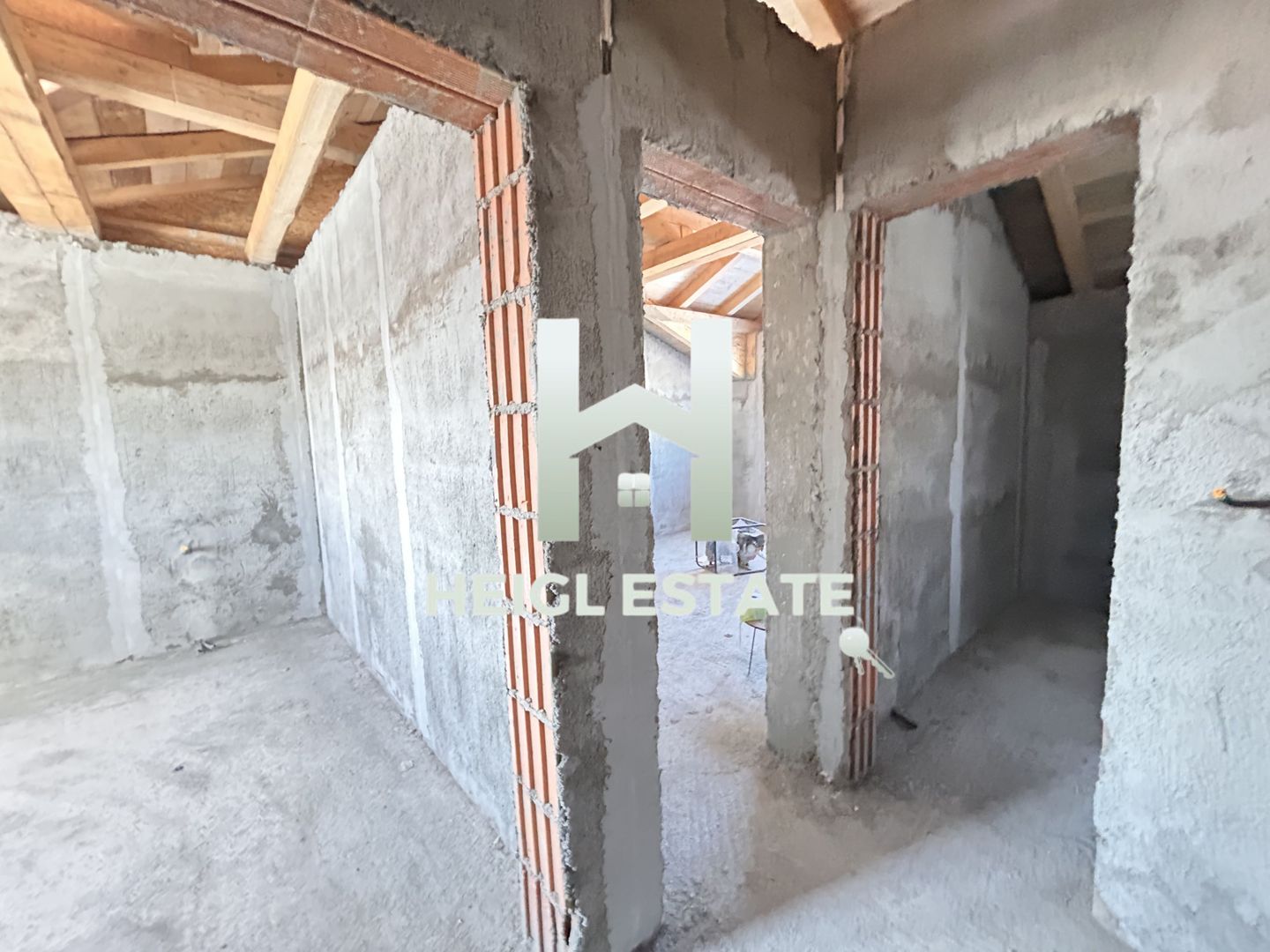 Duplex despărtit prin cameră tehinca Mosnita Noua - Poză 4