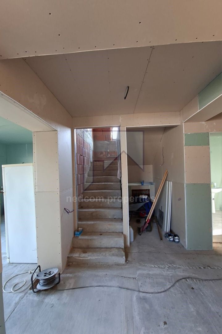 Vilă individuală P+M - 5 camere - 500 mp teren - Construcție nouă - 1 Decembrie - Poză 4