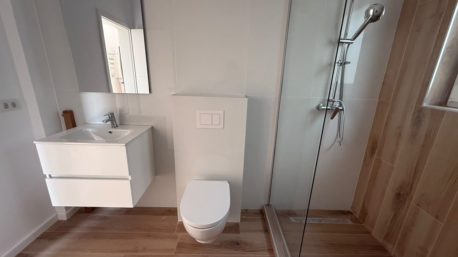 Casă Elegantă cu Curte Privată | 4 Camere | Prima Inchirere | Tunari - Poză 7