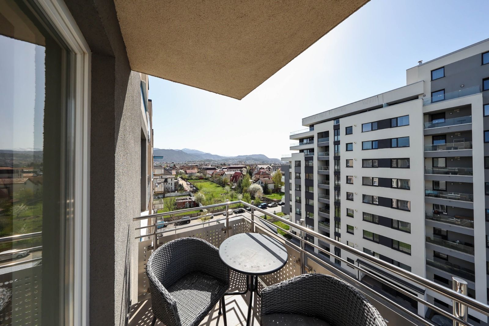 Apartament 2 camere zona Coresi | Complex Avantgarden Tractorul - Poză 1