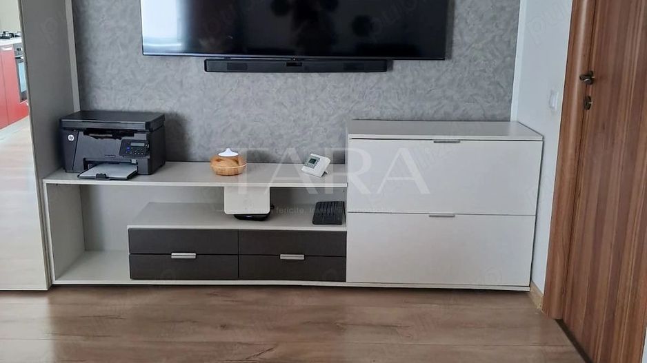 Apartament 3 camere + balcon 10 mp, mobilat și utilat, zona Vivo. - Poză 4