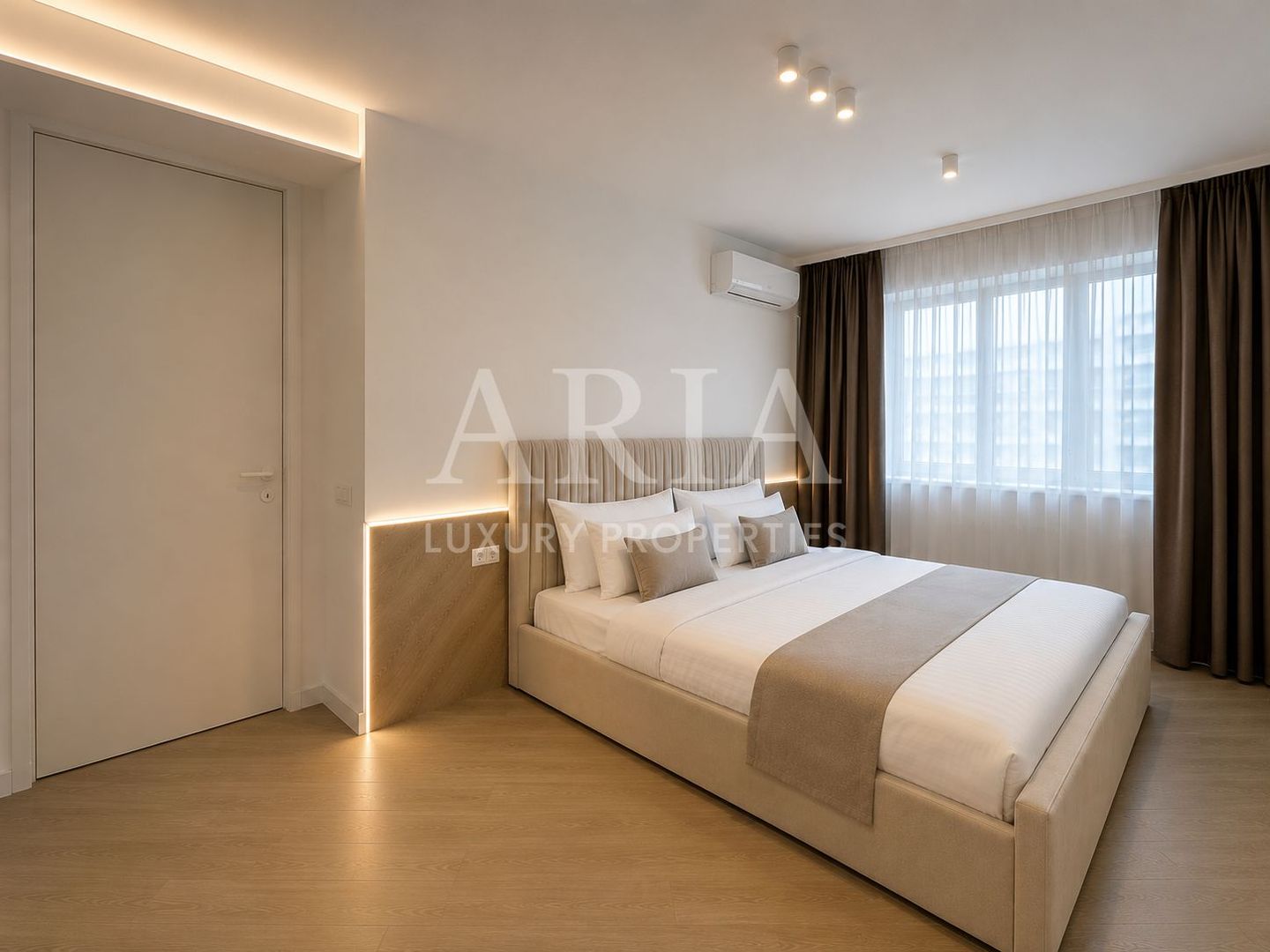 Cortina North | Design Apartment/POOL/SPA/GYM - Poză 5