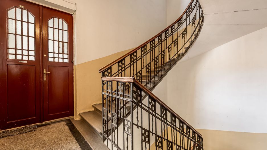 VANDUT! 2 apartamente unificate, B-dul Revoluției, Arad. Etajul 1 - Poză 2