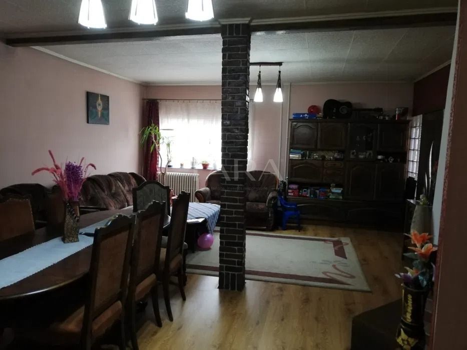 Casa cu 4 camere de vanzare in Floresti - Poză 2