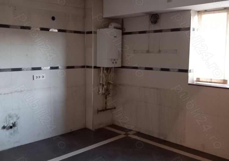 Vand apartament 3 camere - Poză 3