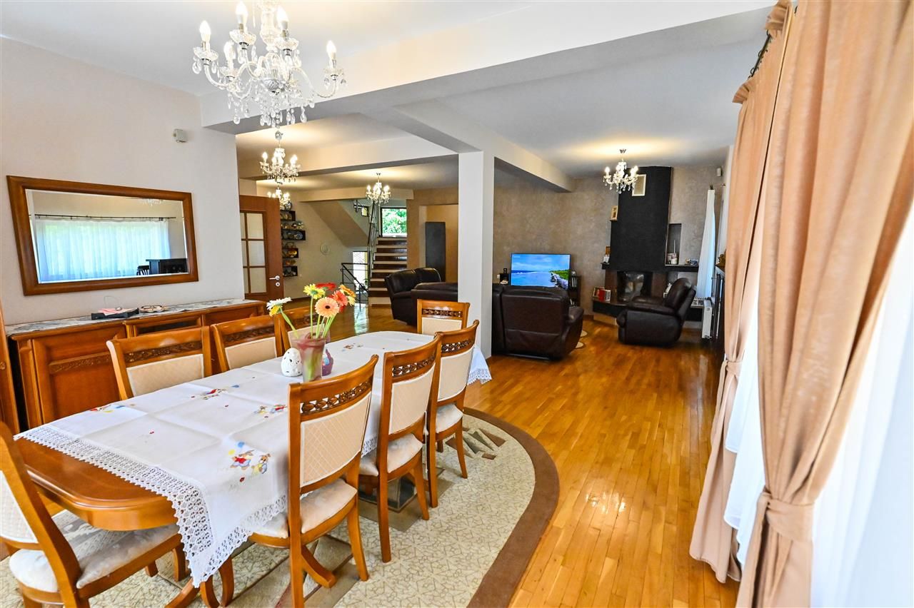 Vila cu 1.500 mp teren, gradina amenajata, linistita zonare,  Halchiu, Brasov - Poză 40