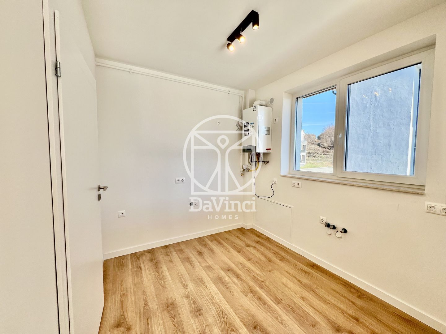 Apartament 2 camere - finisat la cheie, intabulat, contoare montate - Poză 3