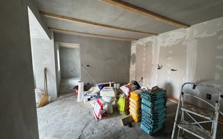 Casa semifinisata cu intrare comuna | 53 mp utili | Strada Luceafărul - Poză 2