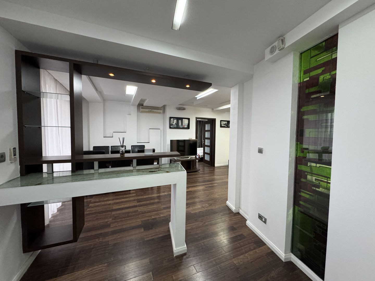 Super apartament in blocul turn de la OMV - Poză 1