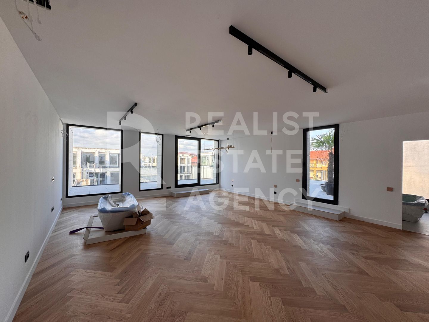 Vilă elegantă in Nordul Capitalei. - Poză 18