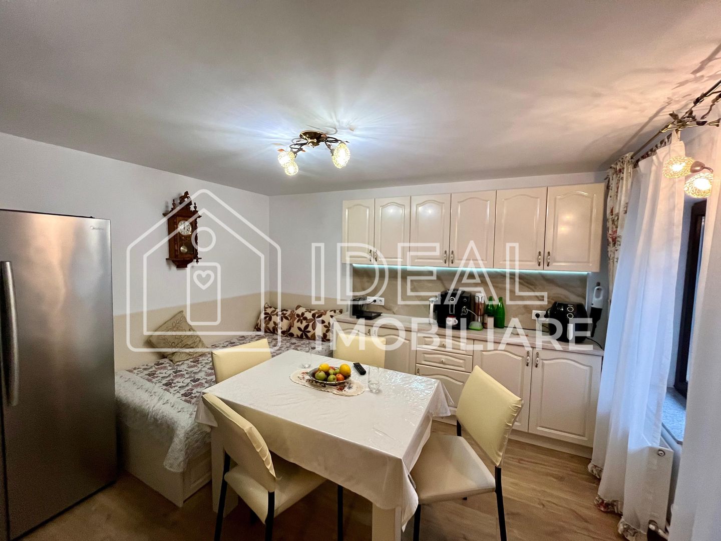 Casă individuală cu 5 camere și curte proprie - în Cisnădioara - Poză 11