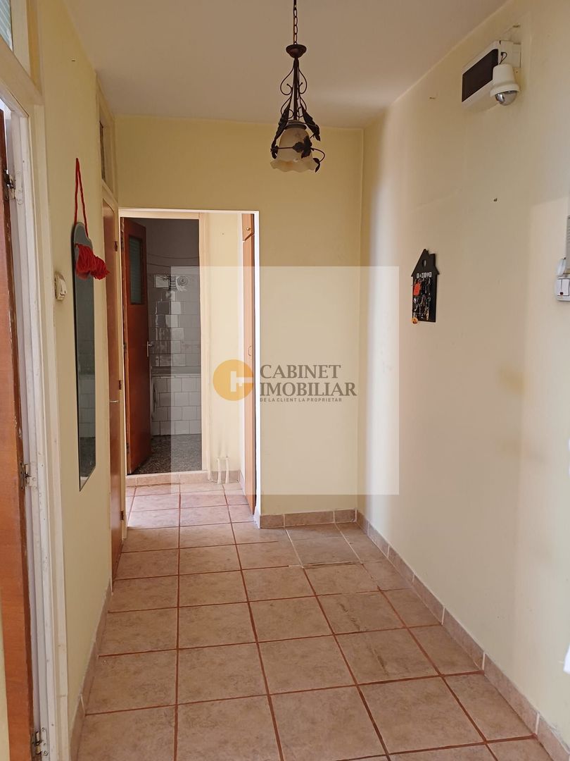 2 Camere - 50MP | Decomandat | 1983 | 5/8 | M Crangasi la 10 minute - Poză 7