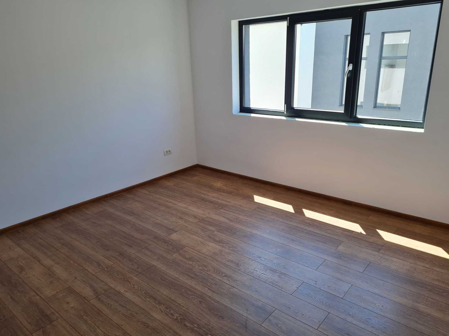 Vila dupex complex privat Otopeni | Central - Poză 2